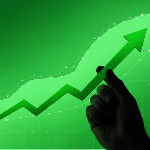 Ibovespa renova recorde e BC mantém juros estáveis